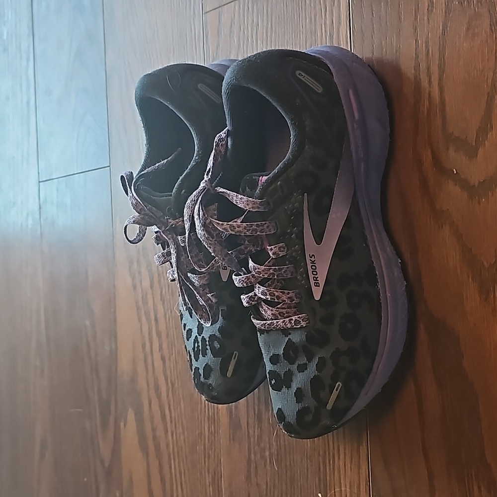 Womens Brooks Ghost running shoes